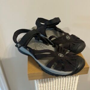 Keen sandals 6